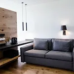 Hotel Lenderstuben *